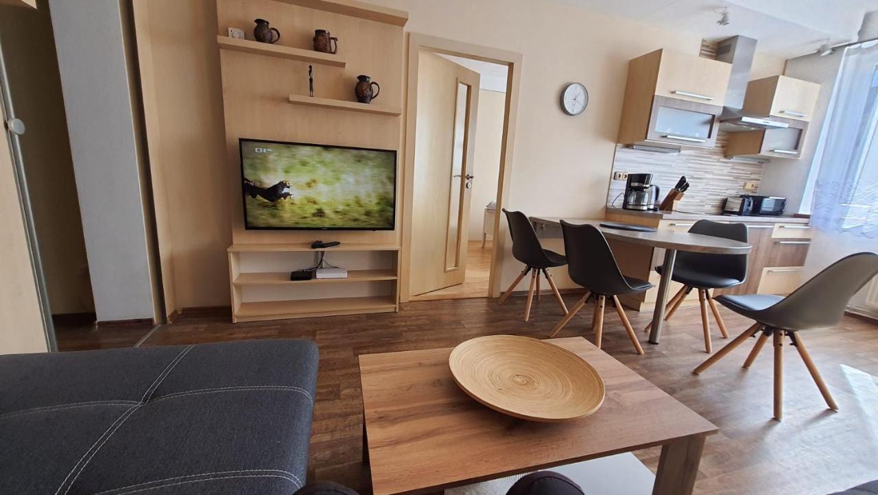 Apartman U Posty Kraliky Luaran gambar