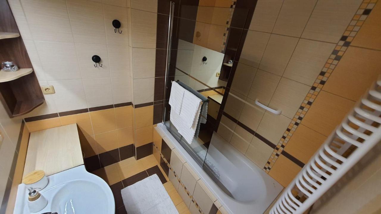 Apartman U Posty Kraliky Luaran gambar